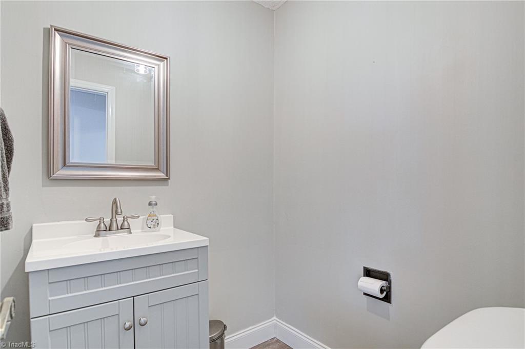417 Lakeview Road Mocksville, NC 27028 - Photo 19 of 50 Gallery Image 19