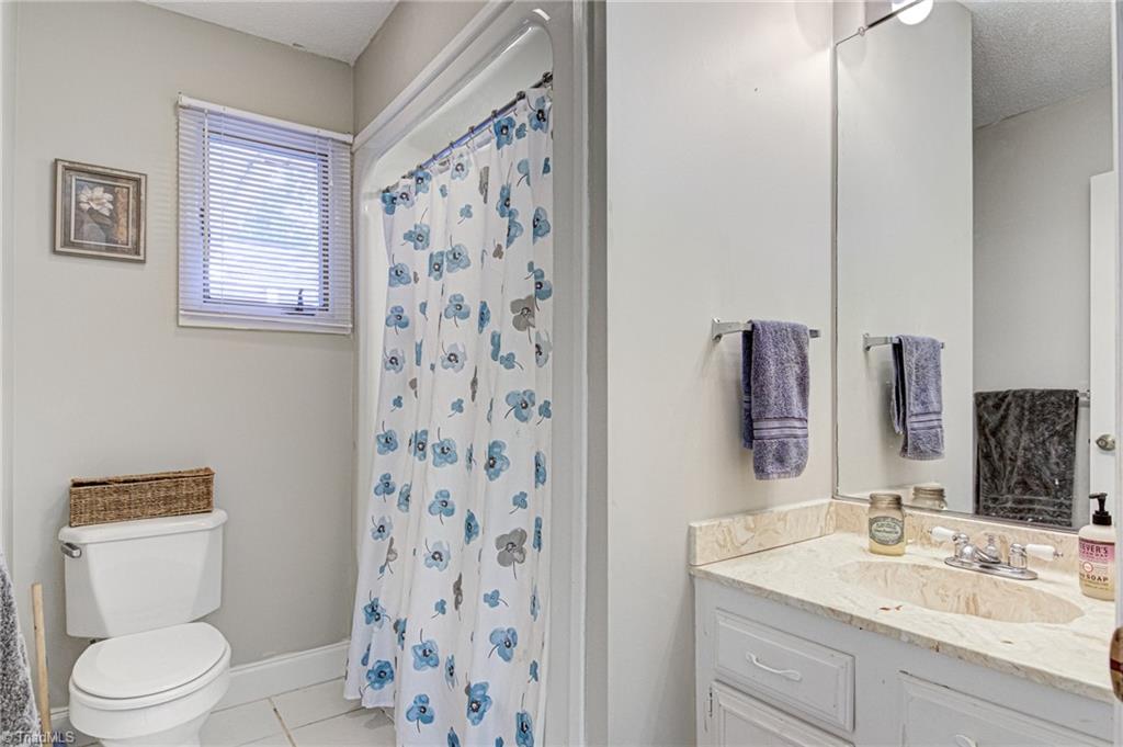 417 Lakeview Road Mocksville, NC 27028 - Photo 21 of 50 Gallery Image 21