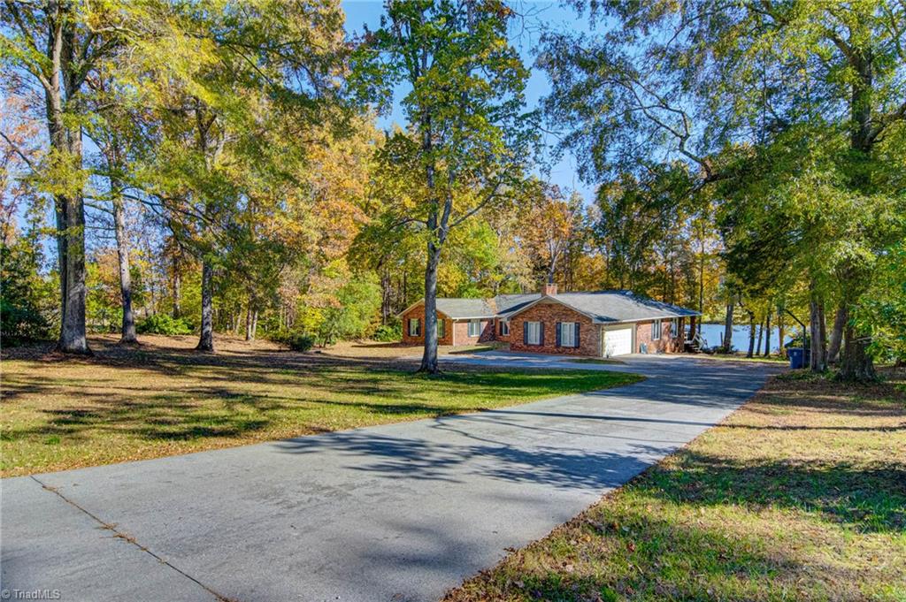 417 Lakeview Road Mocksville, NC 27028 - Photo 5 of 50 Gallery Image 5