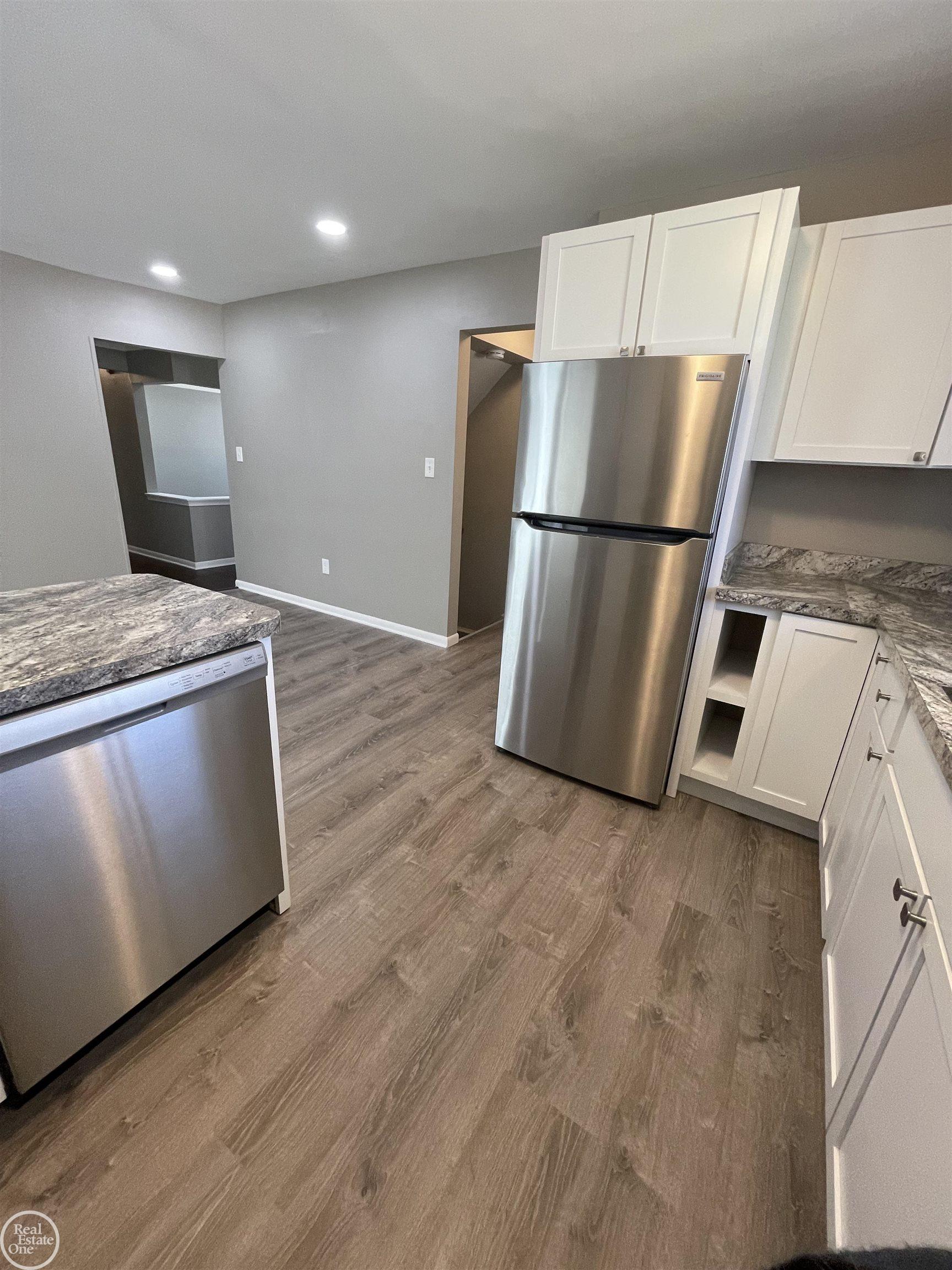26404 Burg Road Warren, MI 48089 - Photo 20 of 35