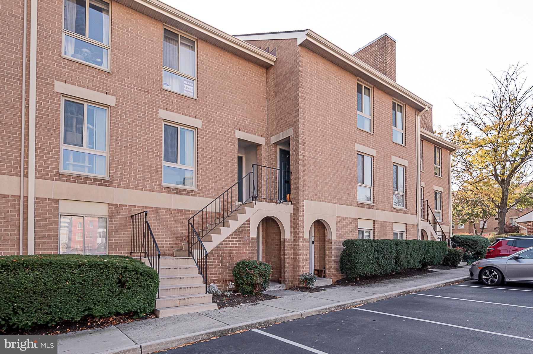 117 West Conway Street, Unit R60 Baltimore, MD 21201 - Photo 2 of 37