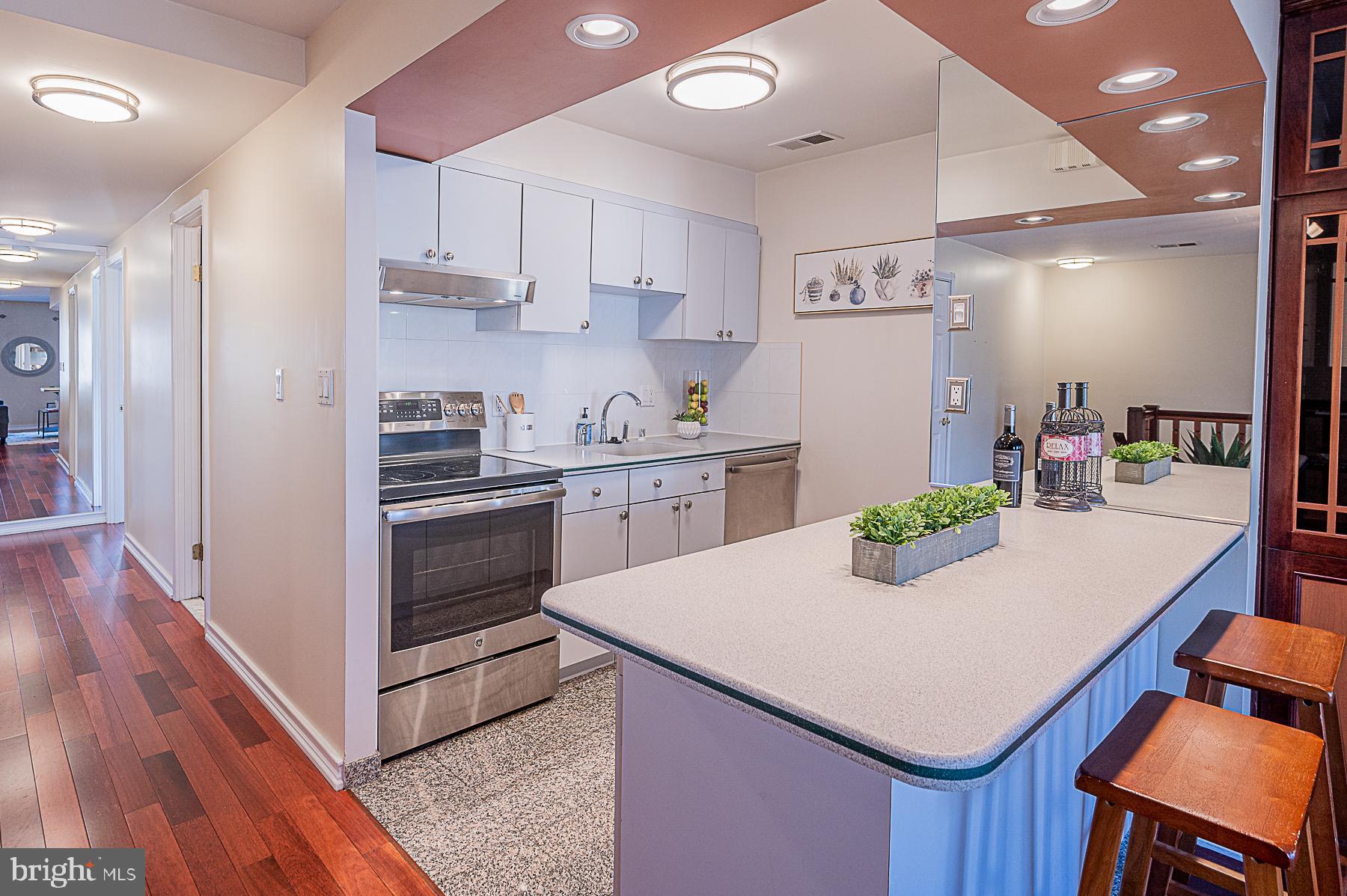 117 West Conway Street, Unit R60 Baltimore, MD 21201 - Photo 6 of 37