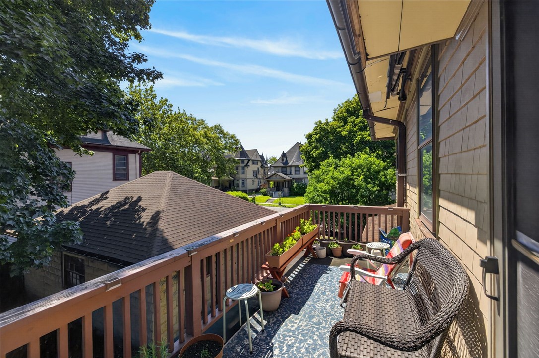 32-34 Strathallan Park Rochester, NY 14607 - Photo 27 of 50 Private balcony