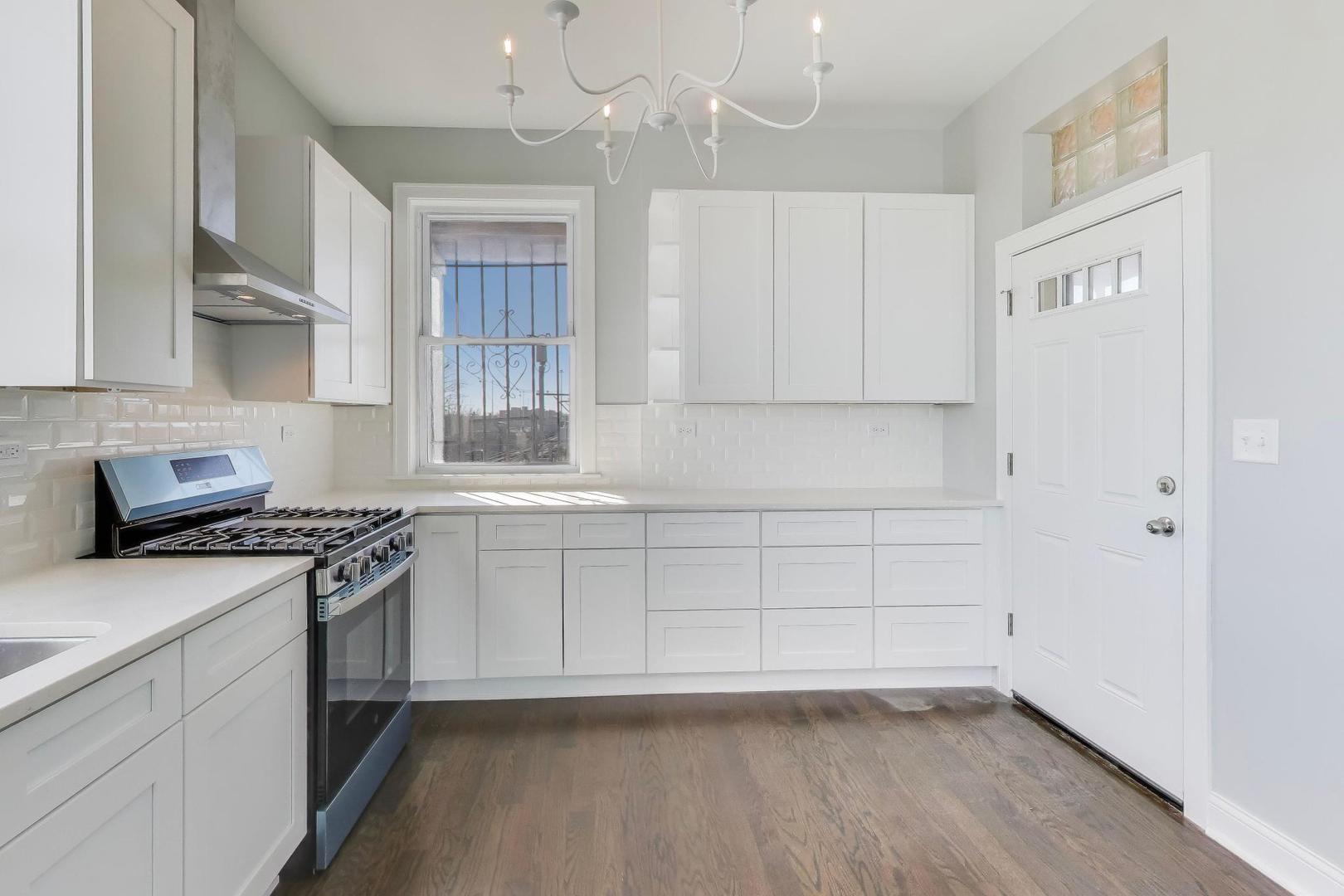 313 East 60th Street, Unit 4 Chicago, IL 60637 - Photo 10 of 42