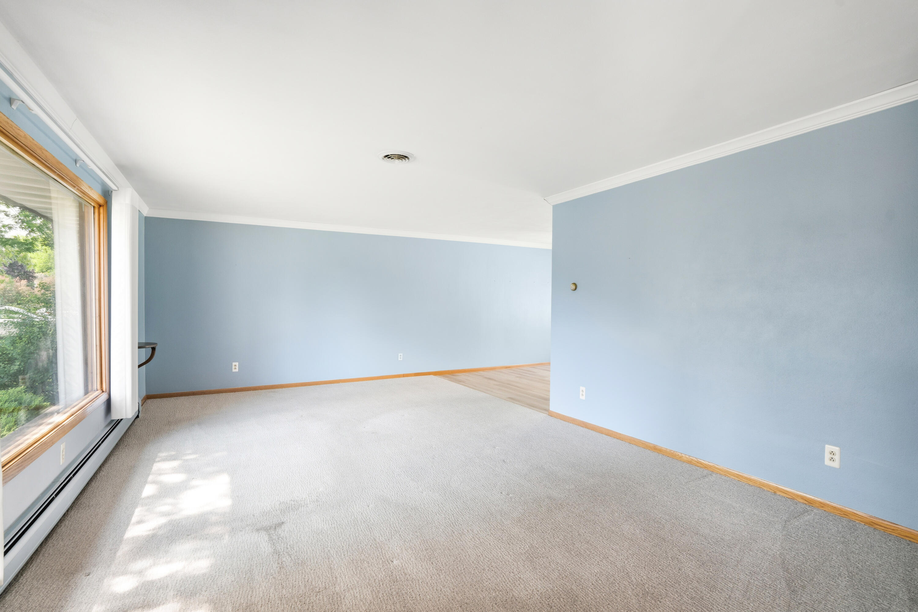 4514 Ridgecrest Drive Mount Pleasant, WI 53403 - Photo 5 of 29 Carpeted LR