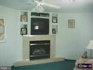 2815 Narcissus Road Philadelphia, PA 19154 - Photo 3 of 5 Gallery Image 3
