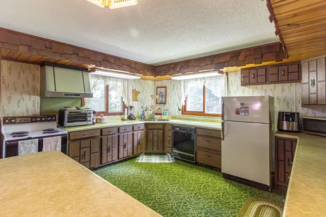 $359,000 | 14108 Fall Lake Road, Ely, MN 55731