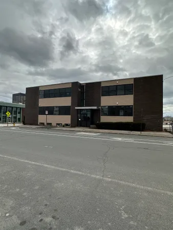 $1,700 | 530 Chestnut Street, Unit 4, Manchester, NH 03101