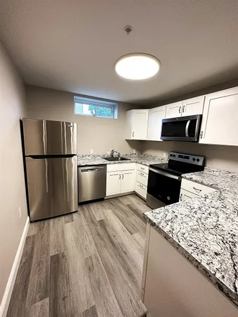 $1,700 | 530 Chestnut Street, Unit 4, Manchester, NH 03101