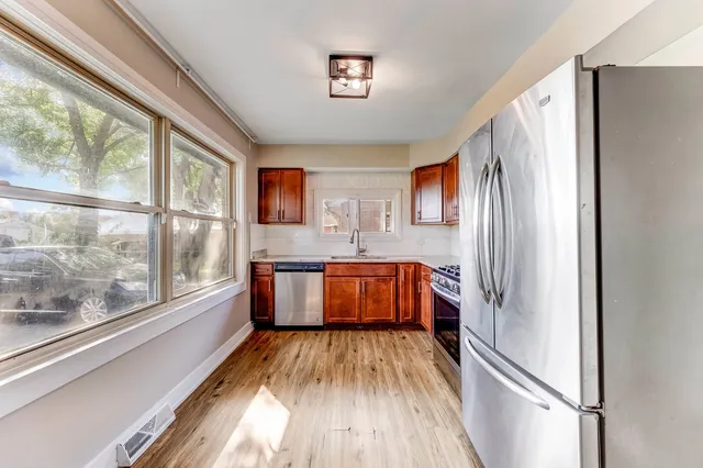 $2,100 | 2859 Stafford Drive, Markham, IL 60428