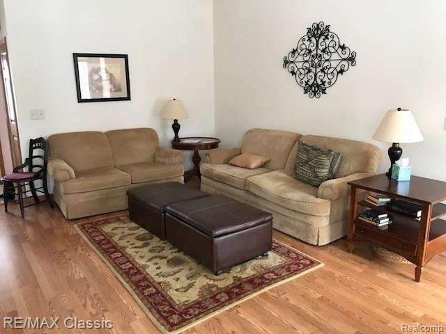 40906 Village Wood Road Novi, MI 48375 - Photo 10 of 28 IMG_6479.jpg