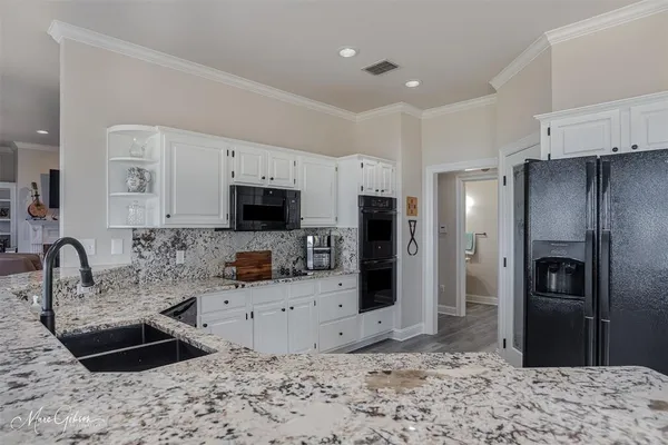 $709,000 | 6521 North Lakeshore Drive, Shreveport, LA 71107