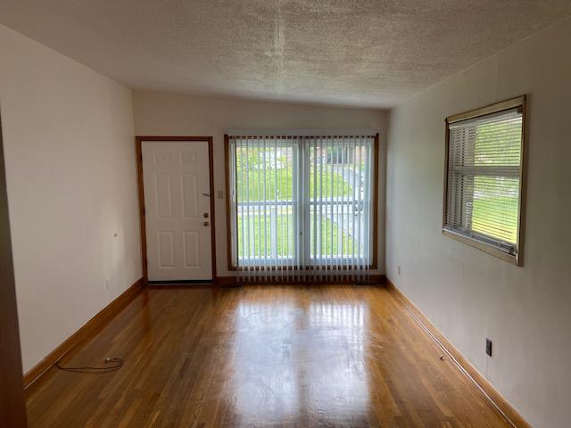 403 Redwood Road Bristol, TN 37620 - Photo 2 of 15 2