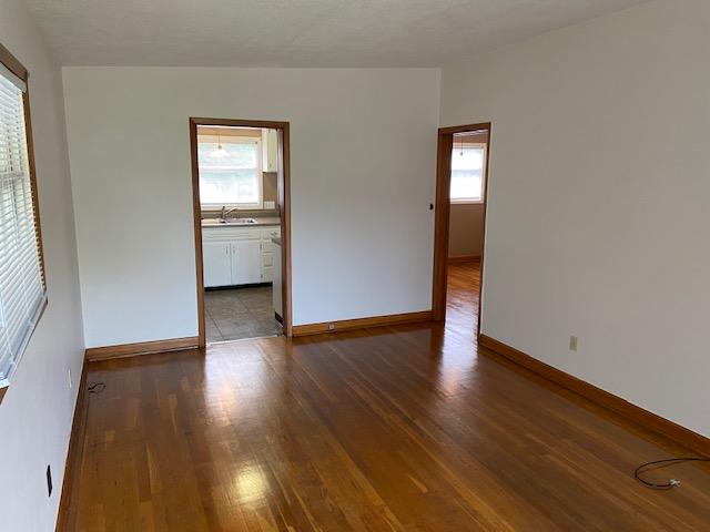 403 Redwood Road Bristol, TN 37620 - Photo 3 of 15 3