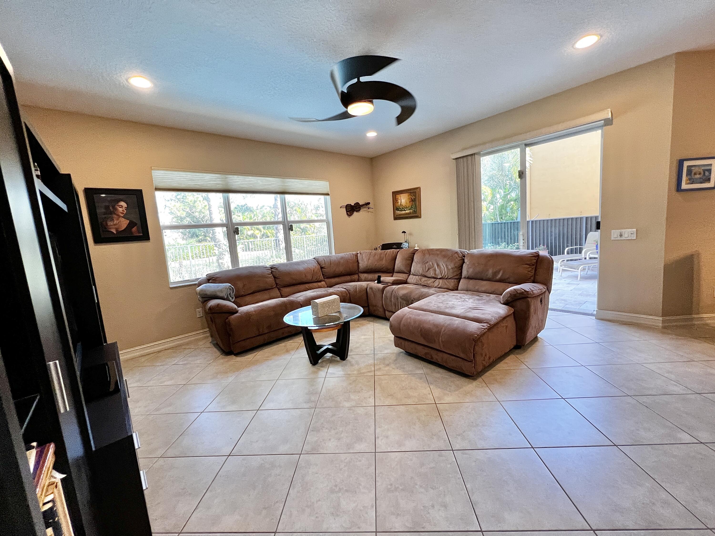 7955 Emerald Winds Circle Boynton Beach, FL 33473 - Photo 17 of 66 Family Room
