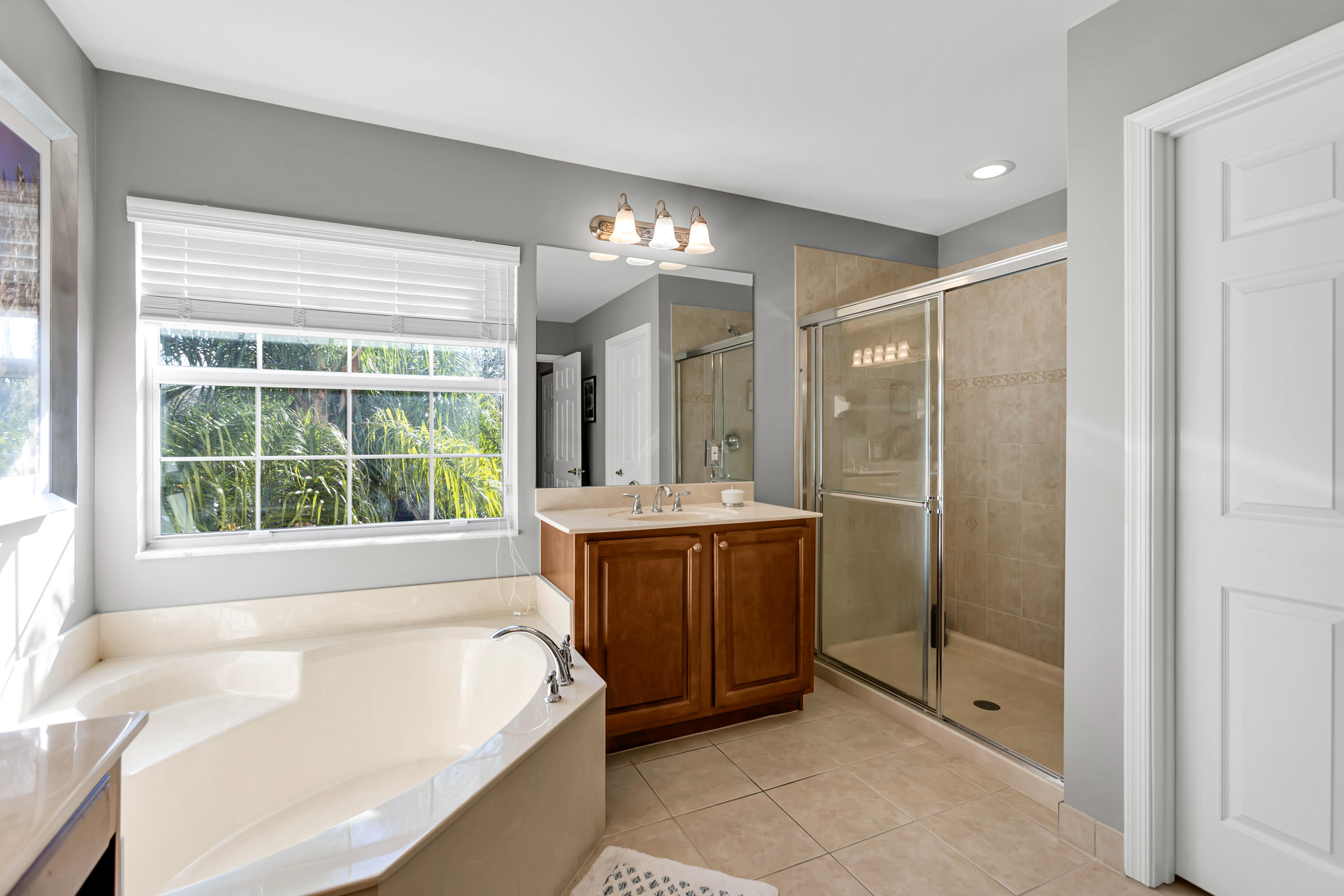 7955 Emerald Winds Circle Boynton Beach, FL 33473 - Photo 24 of 66 Master Bath