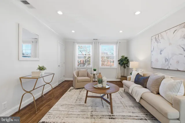 $349,900 | 4218 35th Street South, Unit B1, Arlington, VA 22206