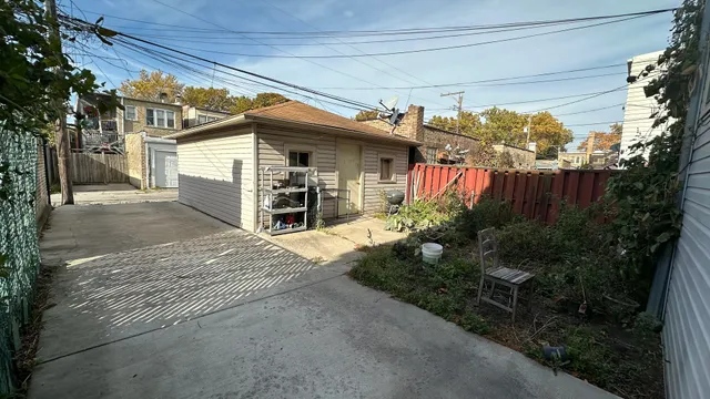 $1,700 | 5830 North Artesian Avenue, Unit G, Chicago, IL 60659