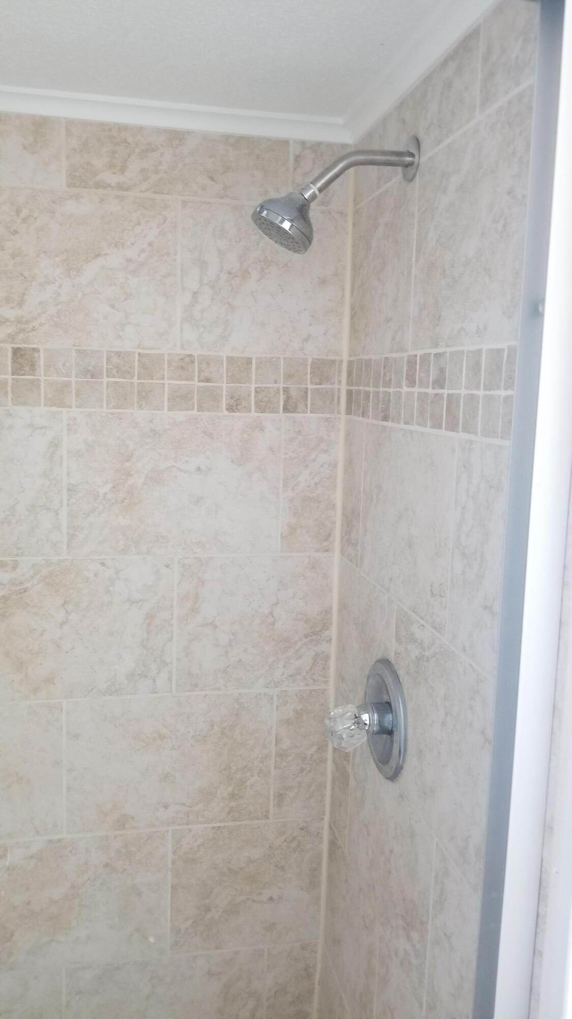 361 Vaca Road Key Largo, FL 33037 - Photo 15 of 18 main shower bath