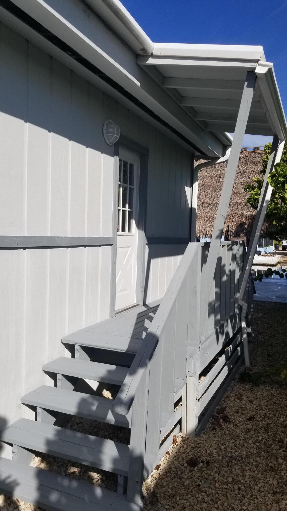 361 Vaca Road Key Largo, FL 33037 - Photo 4 of 18 side