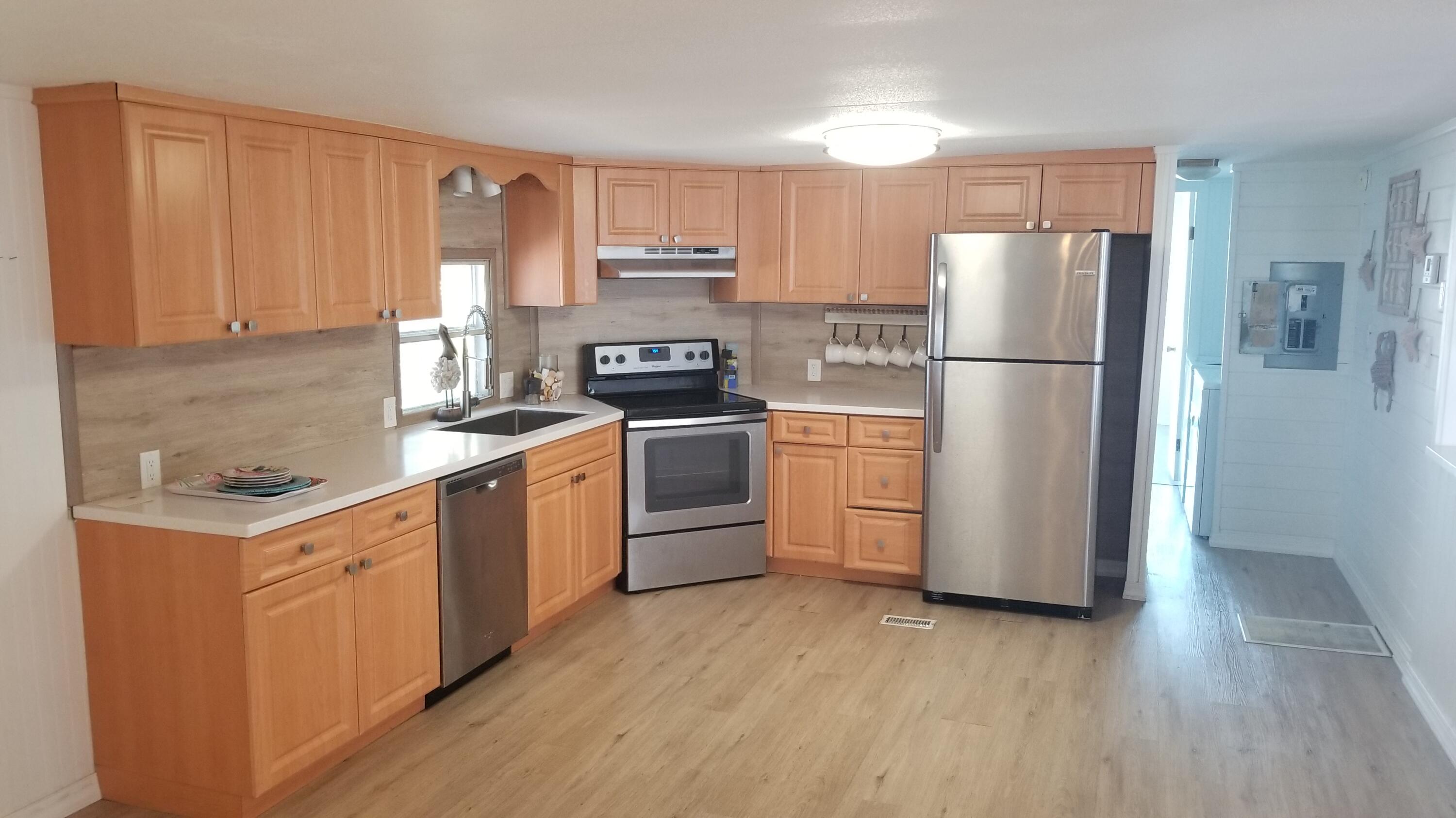 361 Vaca Road Key Largo, FL 33037 - Photo 7 of 18 kitchen