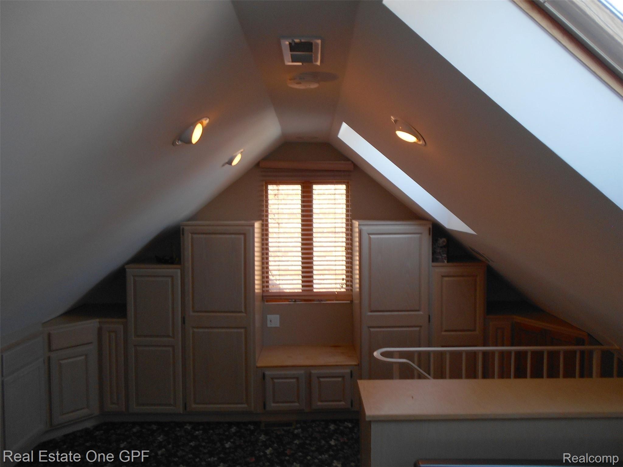 466 Touraine Road Grosse Pointe, MI 48236 - Photo 22 of 28 DSCN3436.JPG