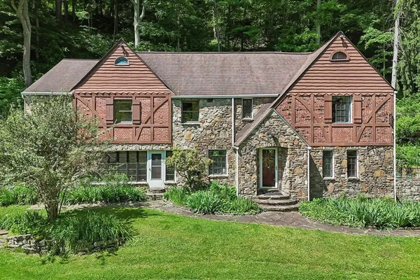 $599,900 | 550 Rosecrest Drive, Monroeville, PA 15146