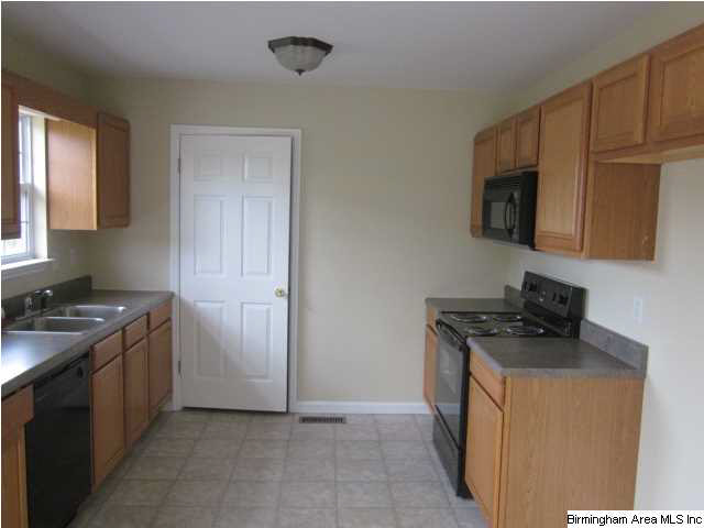 73 Miranda Road Warrior, AL 35180 - Photo 5 of 16