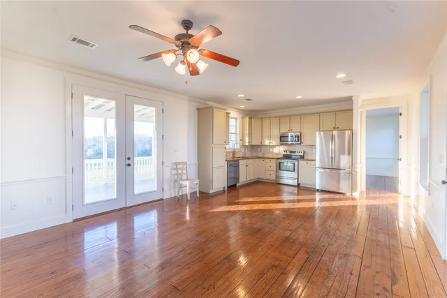 $1,800 | 3831 Meadow View Lane, Fayetteville, TX 78940