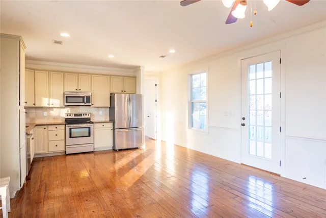 $1,800 | 3831 Meadow View Lane, Fayetteville, TX 78940