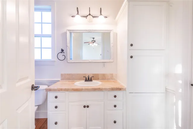 $1,800 | 3831 Meadow View Lane, Fayetteville, TX 78940