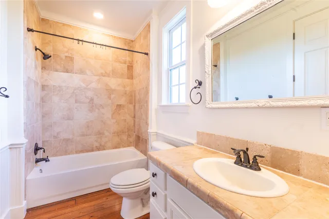 $1,800 | 3831 Meadow View Lane, Fayetteville, TX 78940