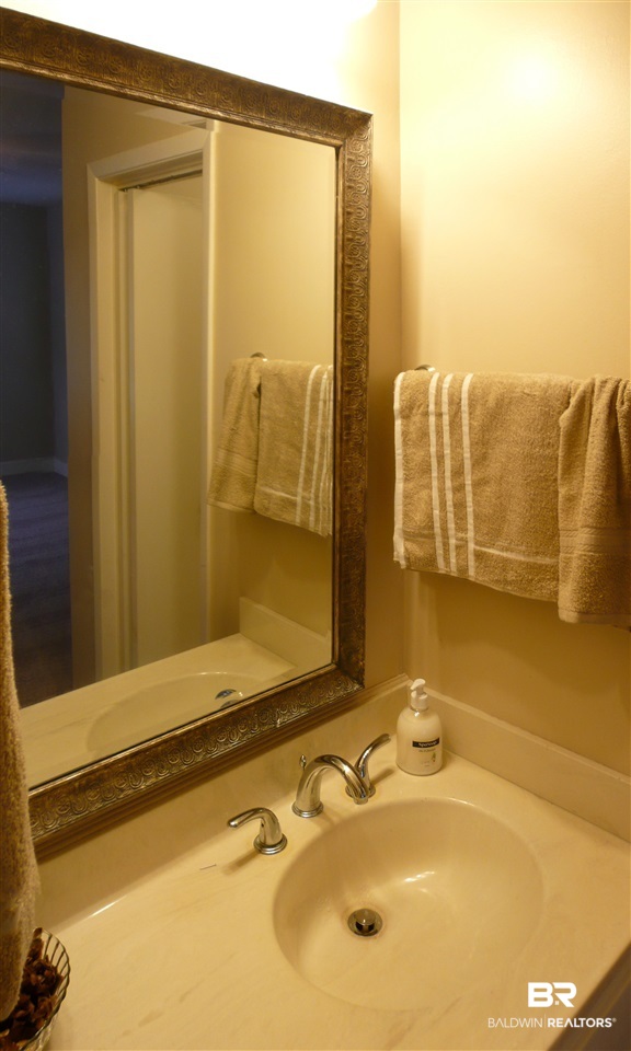 311 Dawn Place Mobile, AL 36609 - Photo 18 of 35 Master Bath Sink