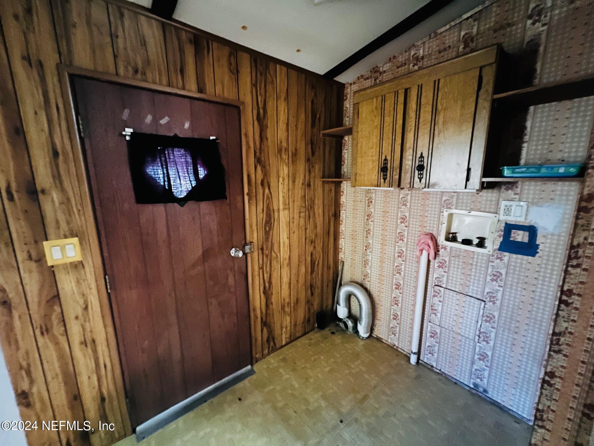 7635 Oak Forest Road Keystone Heights, FL 32656 - Photo 11 of 30 a view of a storage and utility room