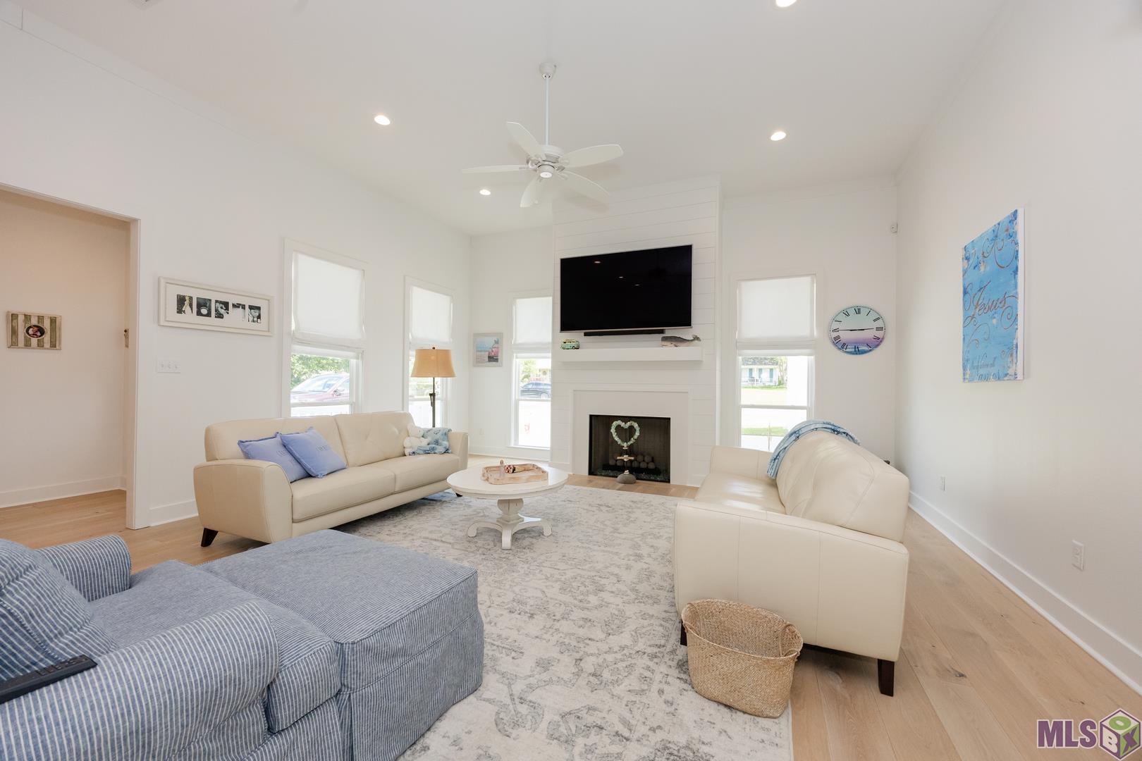 13534 Mary Edith Place Baton Rouge, LA 70809 - Photo 4 of 36 Gallery Image 4