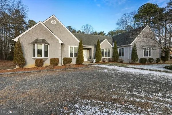 a view of a yard in front of a house