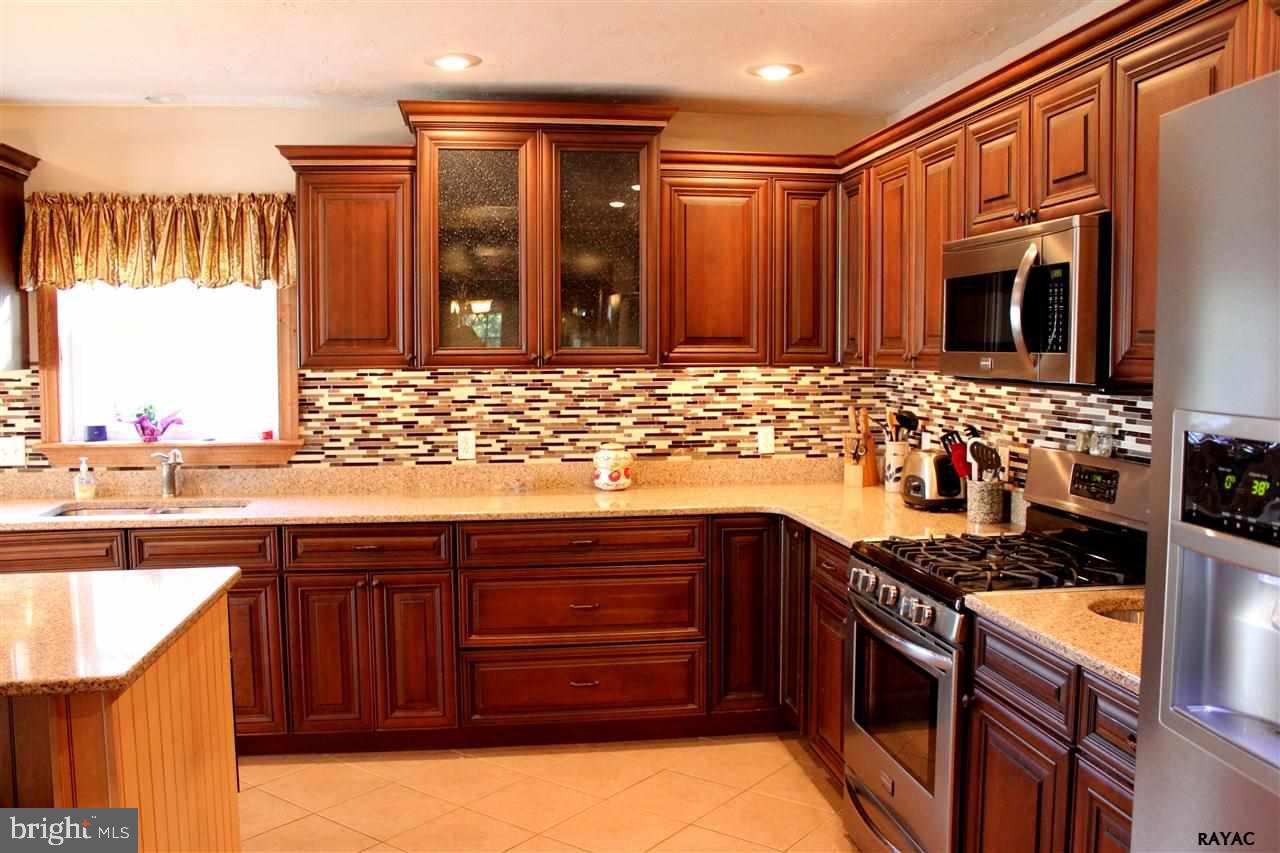 1262 Porters Road Spring Grove, PA 17362 - Photo 10 of 31 Gallery Image 10