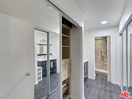 $838,000 | 911 North Kings Road, Unit 310, West Hollywood, CA 90069