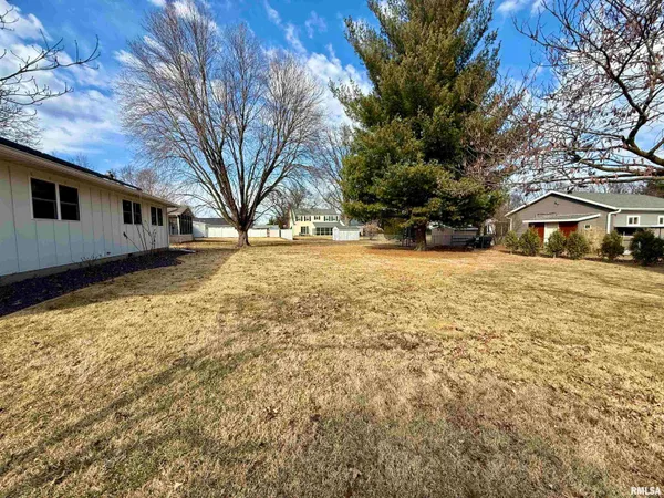 $319,900 | 1695 Jefferson Street, Galesburg, IL 61401