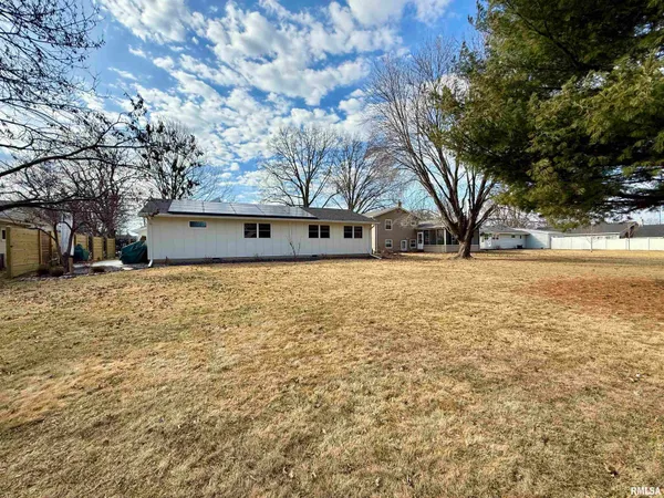 $319,900 | 1695 Jefferson Street, Galesburg, IL 61401