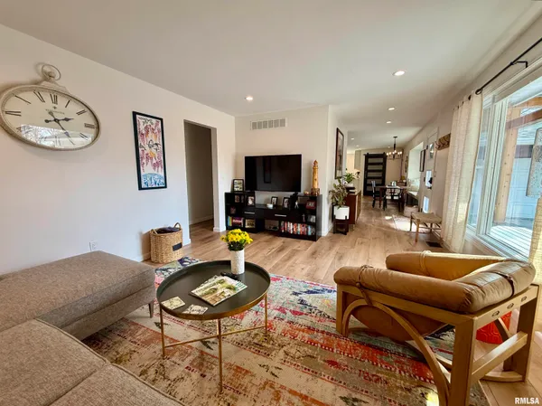 $319,900 | 1695 Jefferson Street, Galesburg, IL 61401