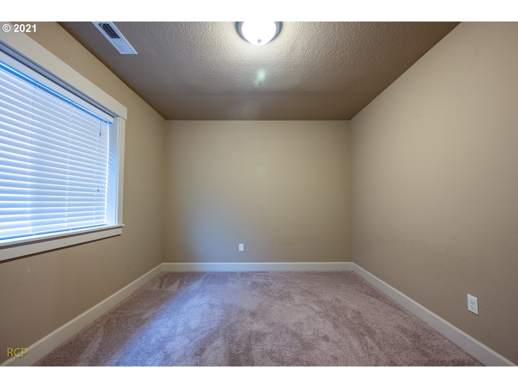 14687 South Thayer Road Oregon City, OR 97045 - Photo 12 of 19 Gallery Image 12
