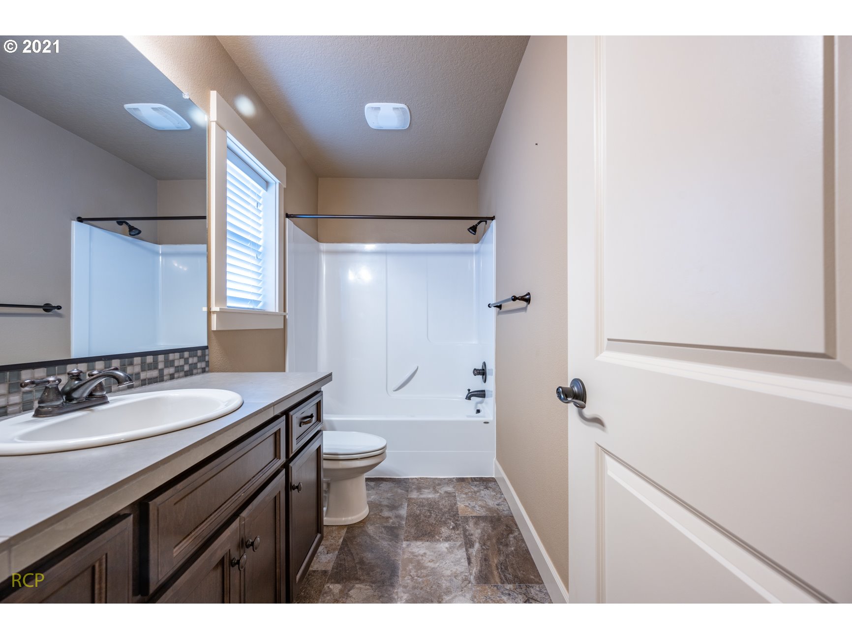 14687 South Thayer Road Oregon City, OR 97045 - Photo 15 of 19 Gallery Image 15