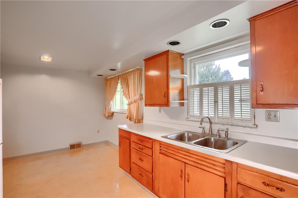 184 Florence Road New Brighton, PA 15066 - Photo 15 of 38 Gallery Image 15