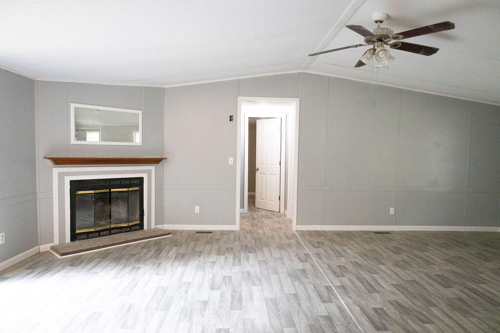206 Belfast Lane Walterboro, SC 29488 - Photo 3 of 15 3T6A4600-2