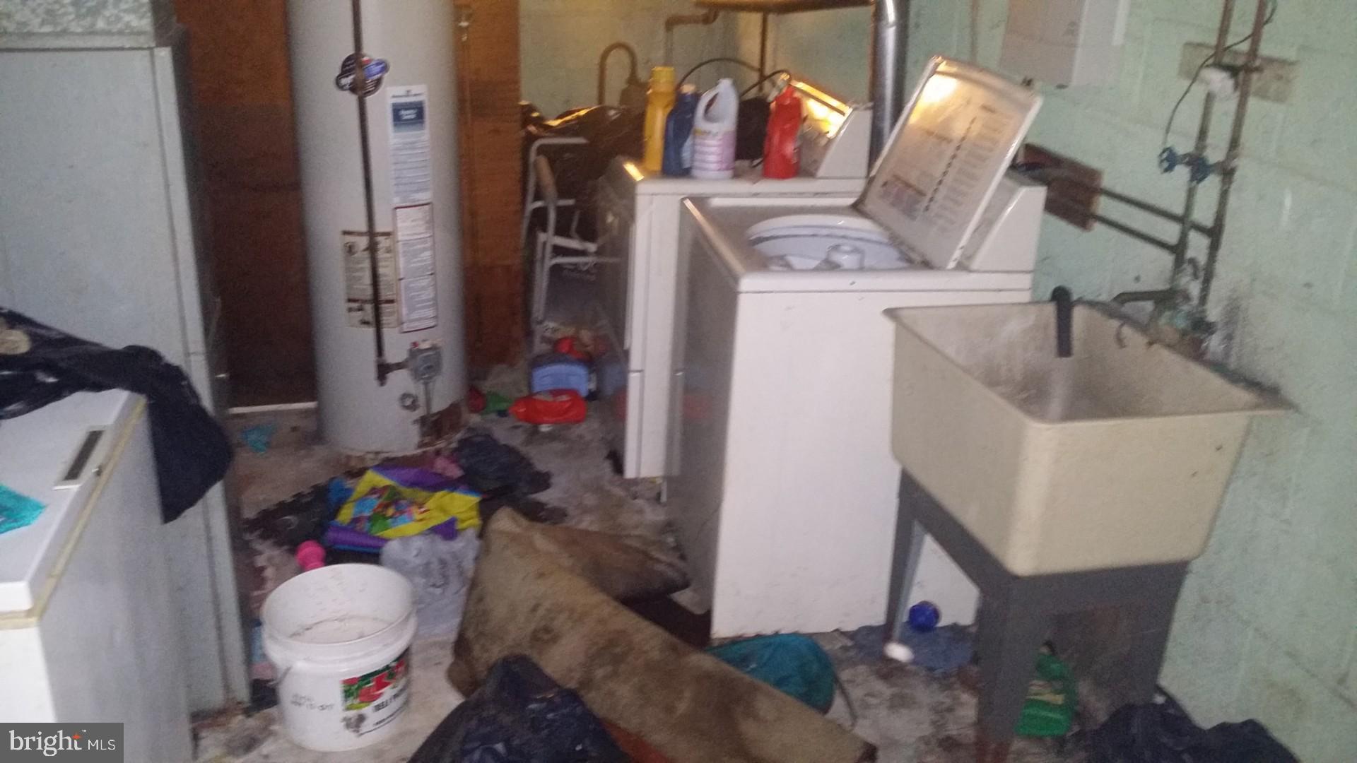 1102 Ward Street Chester, PA 19013 - Photo 3 of 27