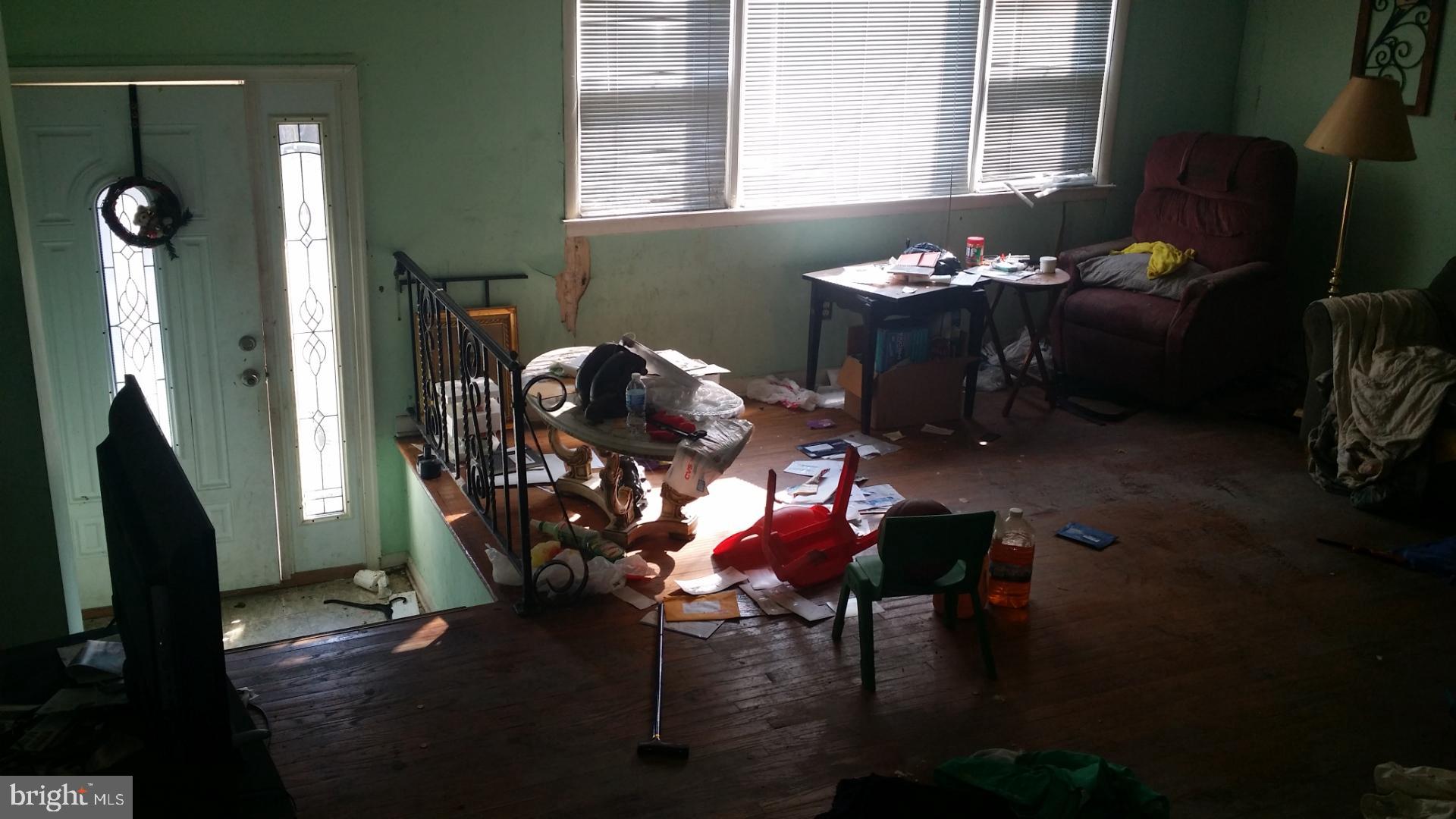 1102 Ward Street Chester, PA 19013 - Photo 9 of 27