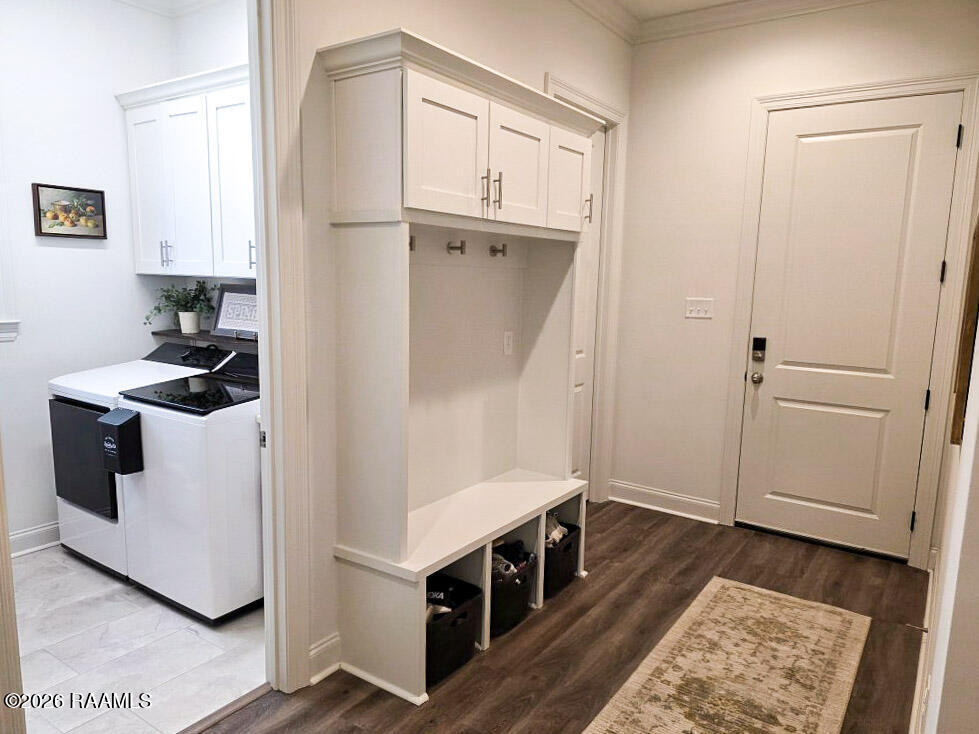 215 Timber Mill Street Lafayette, LA 70508 - Photo 19 of 31 Mudroom off Garage