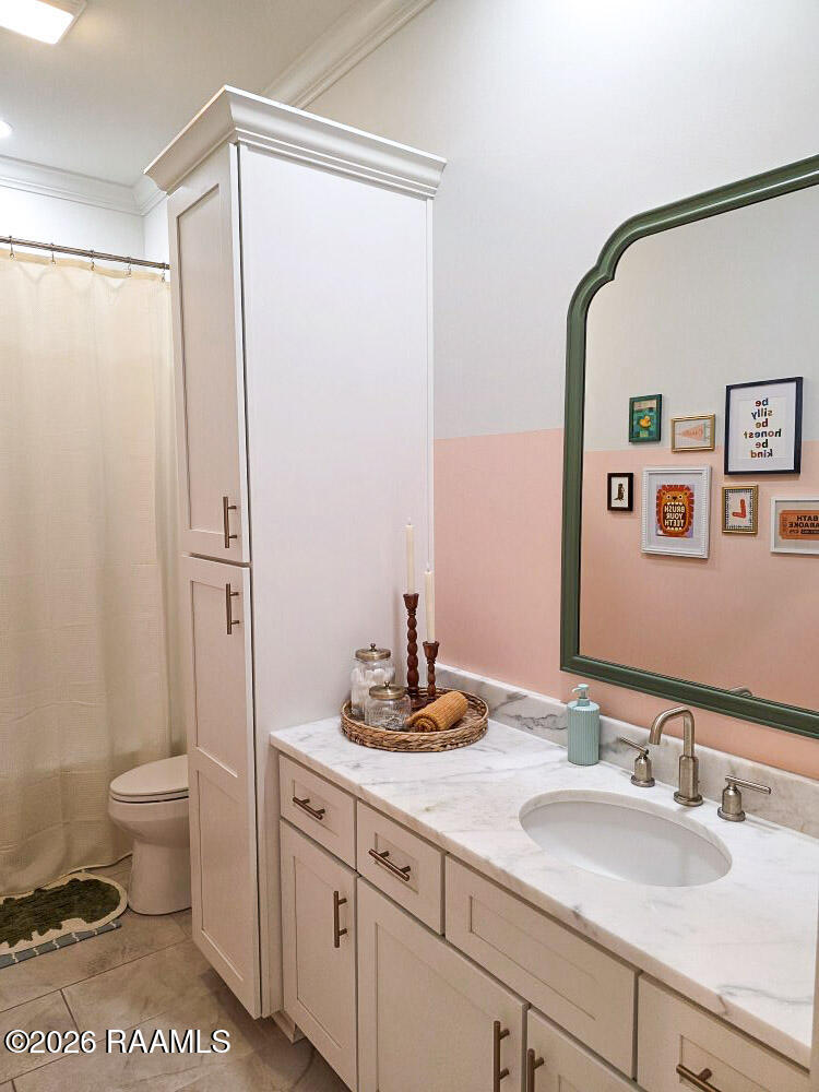 215 Timber Mill Street Lafayette, LA 70508 - Photo 23 of 31 Hall Bath_2