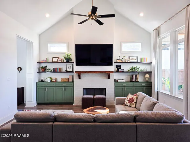 $385,000 | 215 Timber Mill Street, Lafayette, LA 70508